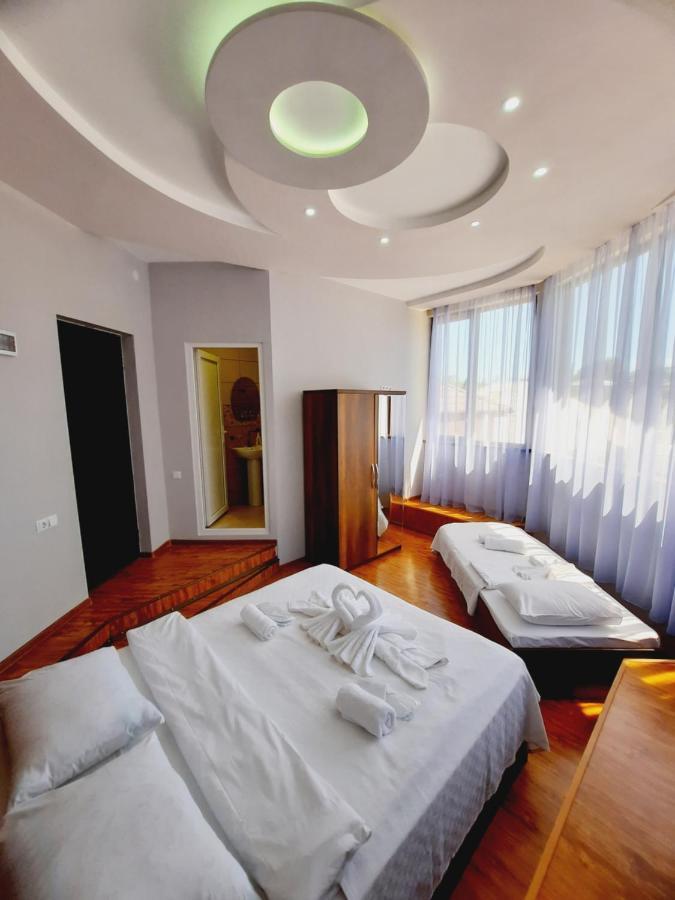 Inaisi Hotel Κουτάισι Εξωτερικό φωτογραφία